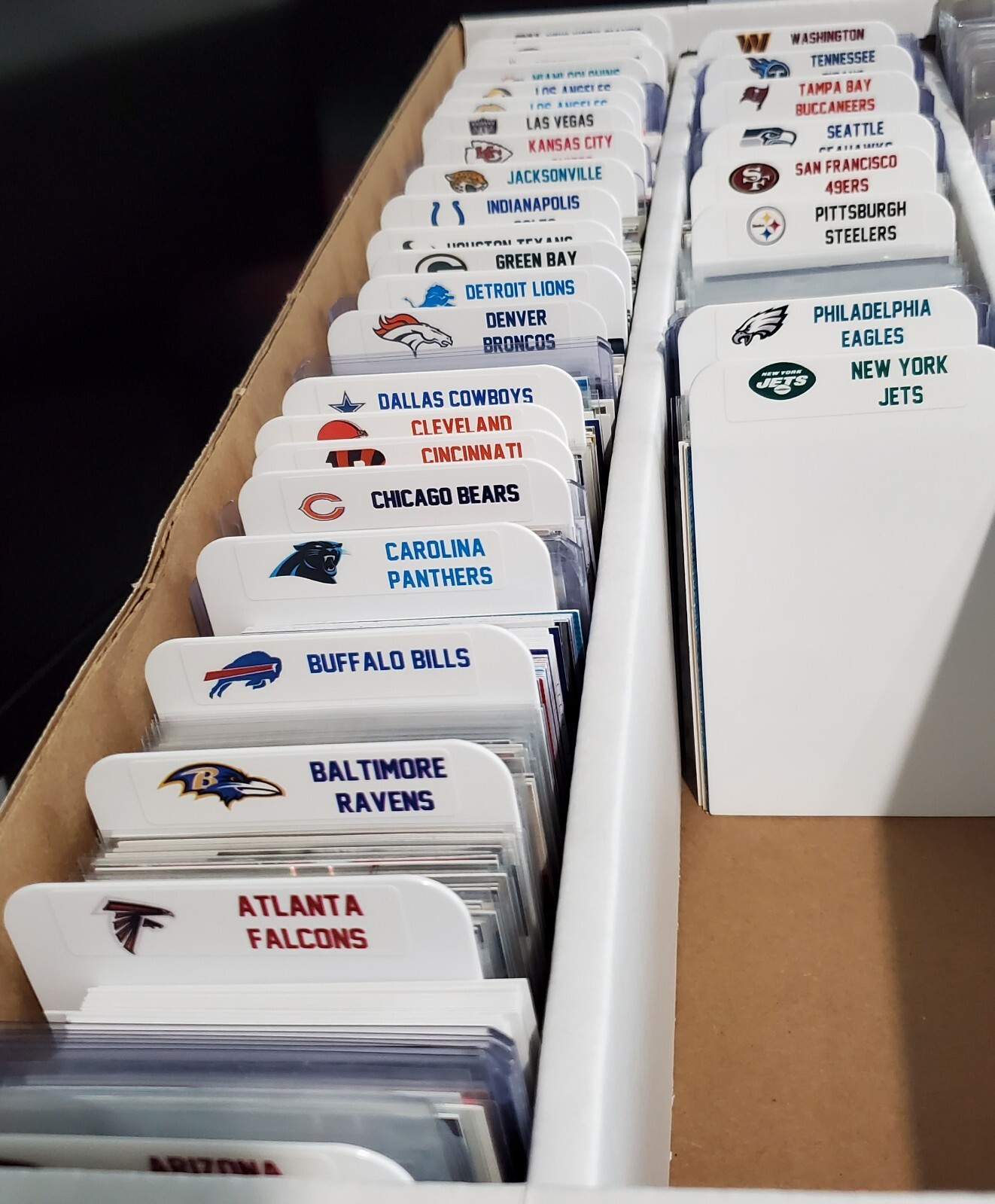 (32) TALL Sports Card Dividers with 32 FREE NFL Team Logos Label Set