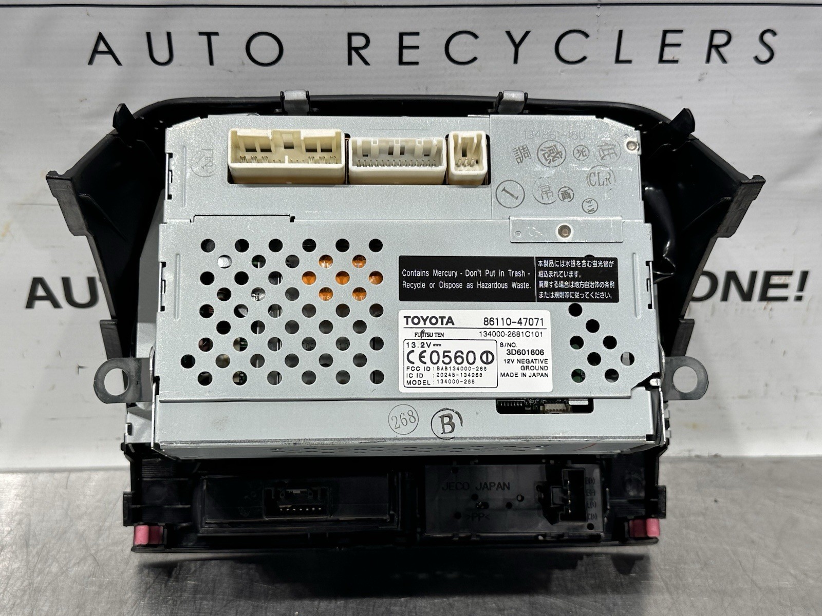 2004-2006 Toyota Prius Navigation Display Info Screen Radio 86110-47071 OEM