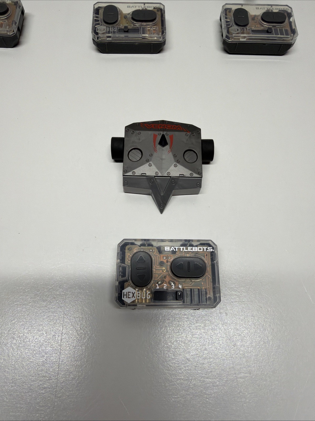 Hexbug Battlebots Arena with 6 bots, 6 remotes - Untested