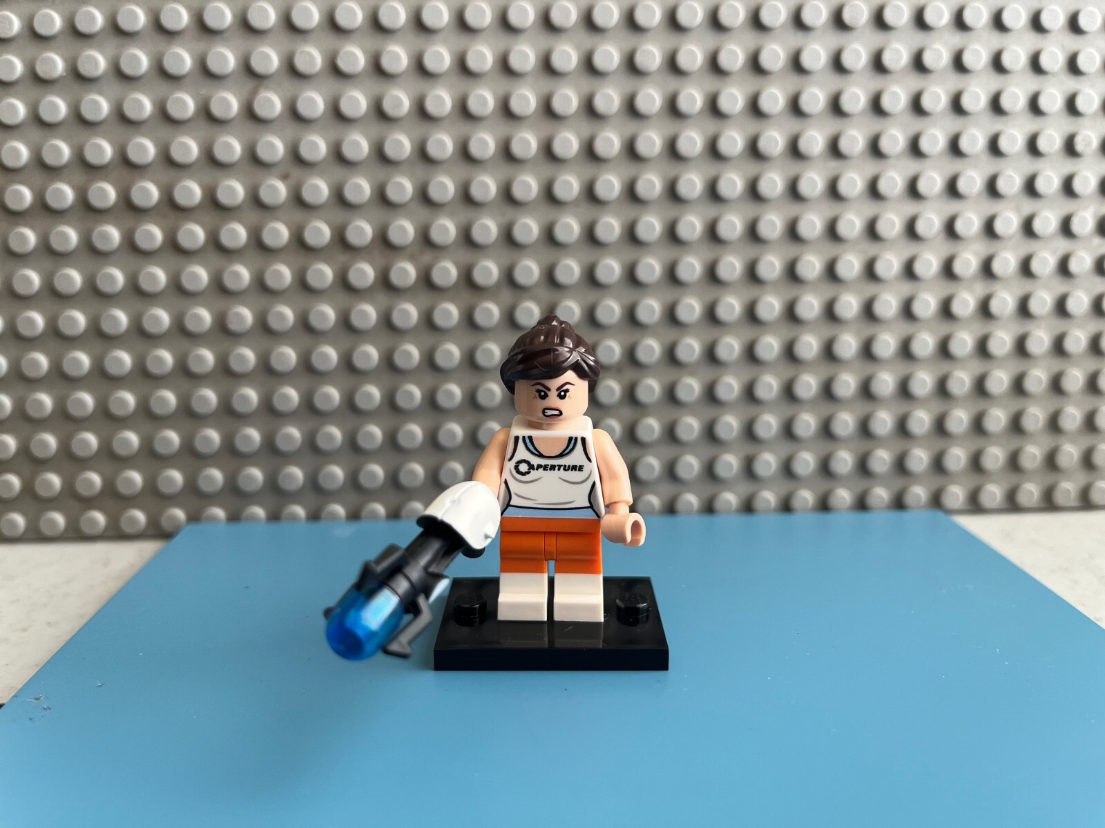 LEGO Dimensions Portal 2 71203 Chell Minifigure NEW