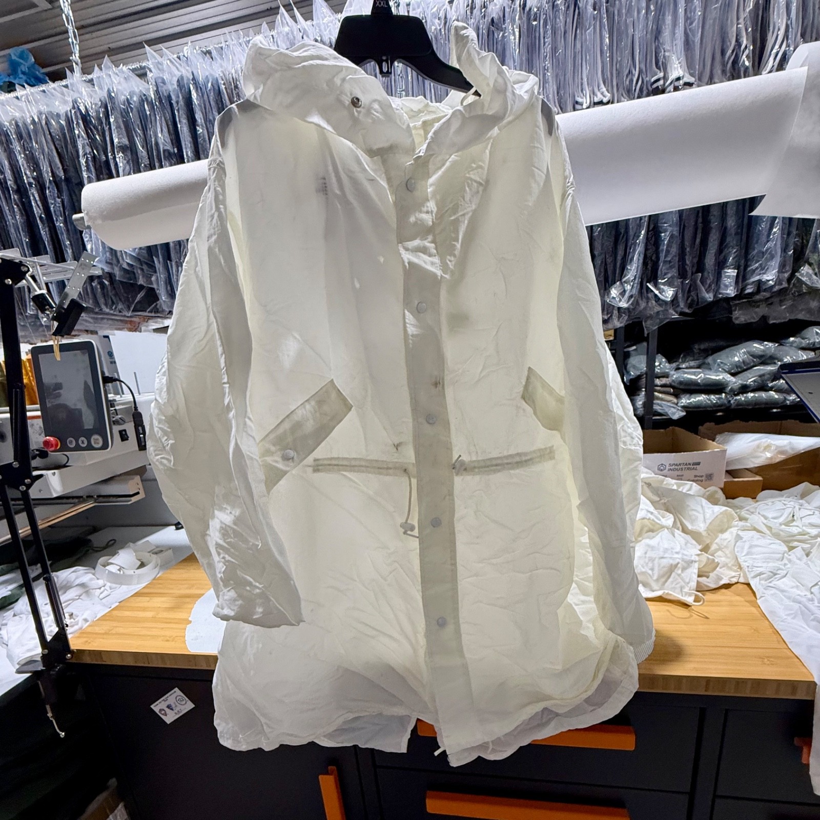 Medium - US Military Snow Camouflage Field Parka Jacket White Camo Overwhites