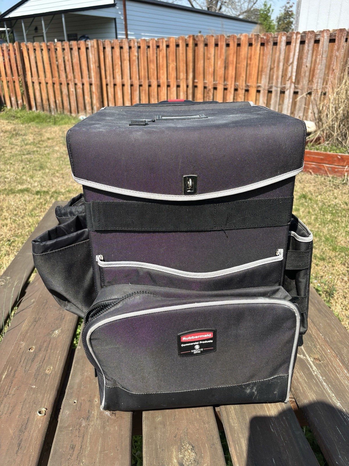 Rubbermaid Commercial 25" Executive Quick Cart Large - Gray