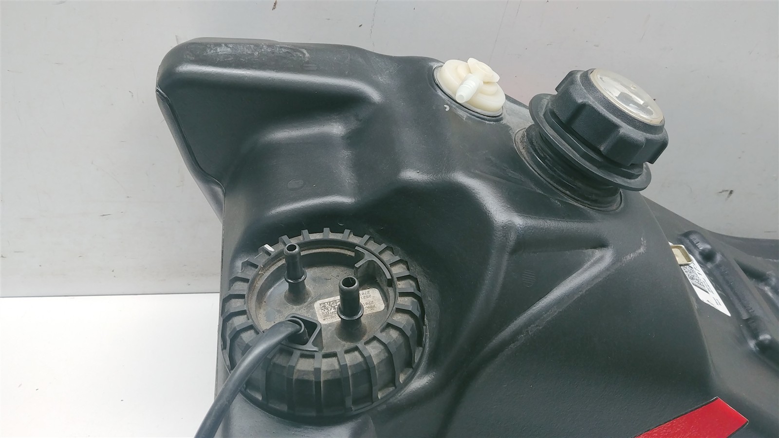 2014 Polaris Switchback Assault 800 Gas Tank w Fuel Pump & Gauge Cap Complete