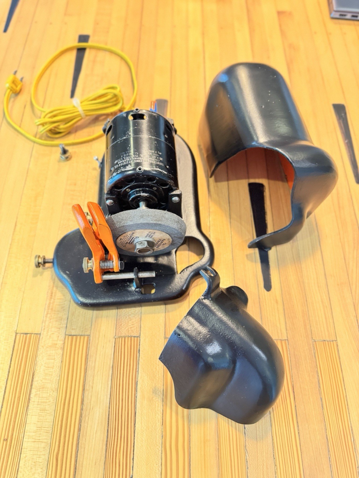 Knife Sharpener, The Carver's Friend Electric Motorized, Tested Works!