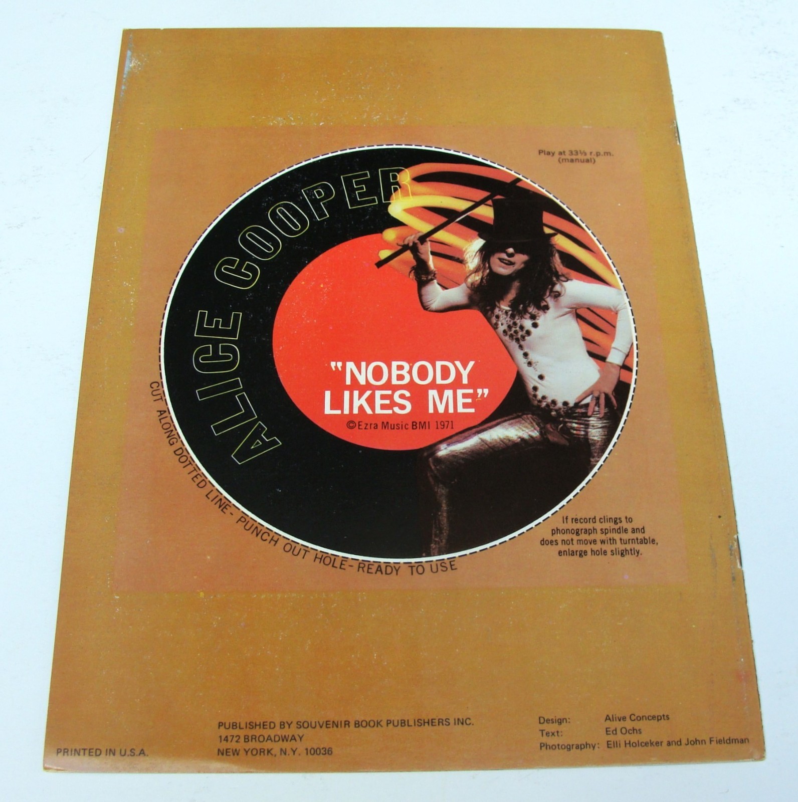 ORIG 1971 ALICE COOPER - PHOTO TOUR BOOK - SOUVENIR BOOK PUBLISHERS