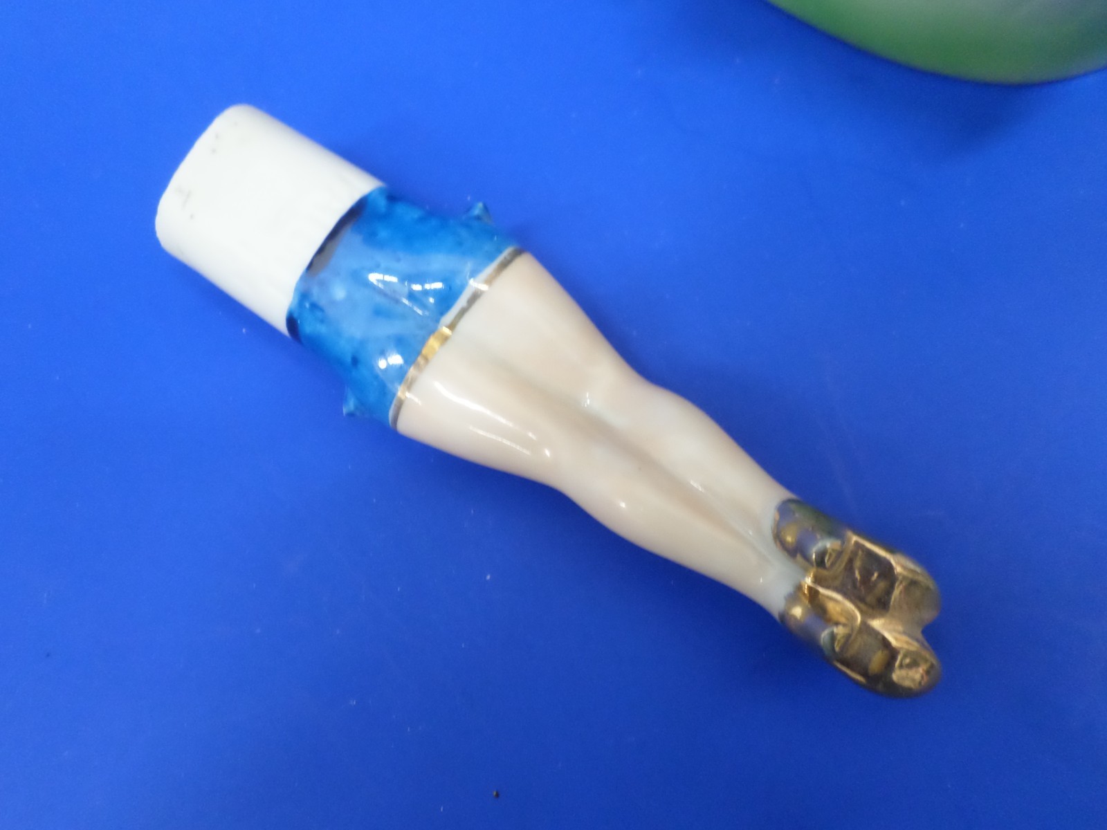 Vtg SEXY Risque Lady Legs Dancer Lifting Skirt NAUGHTY NODDER ASHTRAY Patent TT