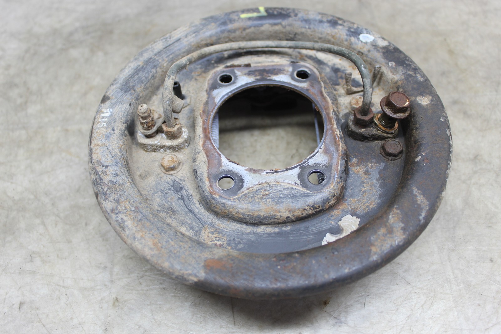 89-98 Yamaha Big Bear 350 93-98 Kodiak 400 Left Front Brake Drum Backing Plate