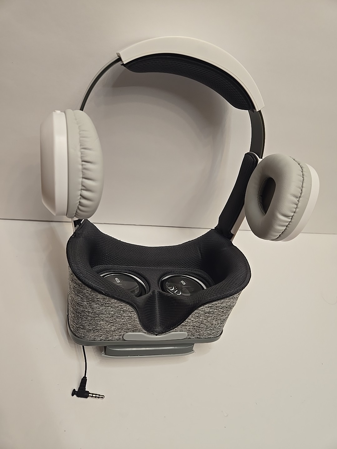 ETVR Universal VR Mobile Headset for Smartphones Virtual Reality 4.0 Never USED