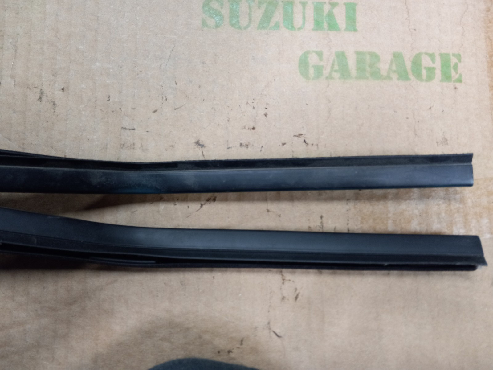 89-98 General Motors (GM) GEO TRACKER 2D Weatherstrip Window Door Belts *OEM*