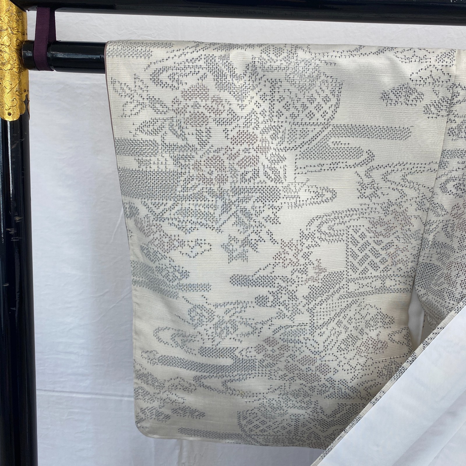 Japanese Vintage Kimono Silk White Oshima Traditional Authentic Length 61 in