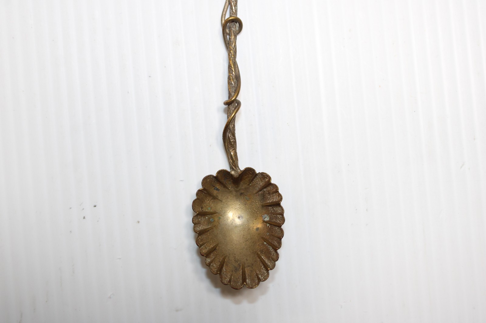 VINTAGE COLLECTIBLE SOUVENIR SPOON ENAMEL BRITISH BOBBY #480