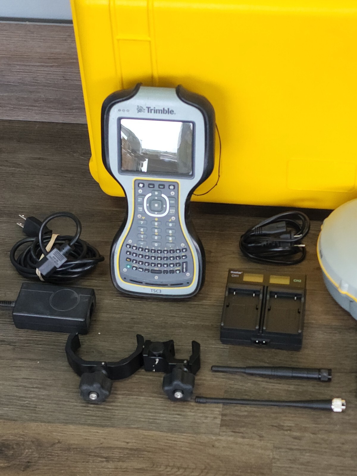 Trimble R8S GPS GNSS BeiDou Galileo Base Rover Receiver w/ TSC3 Access