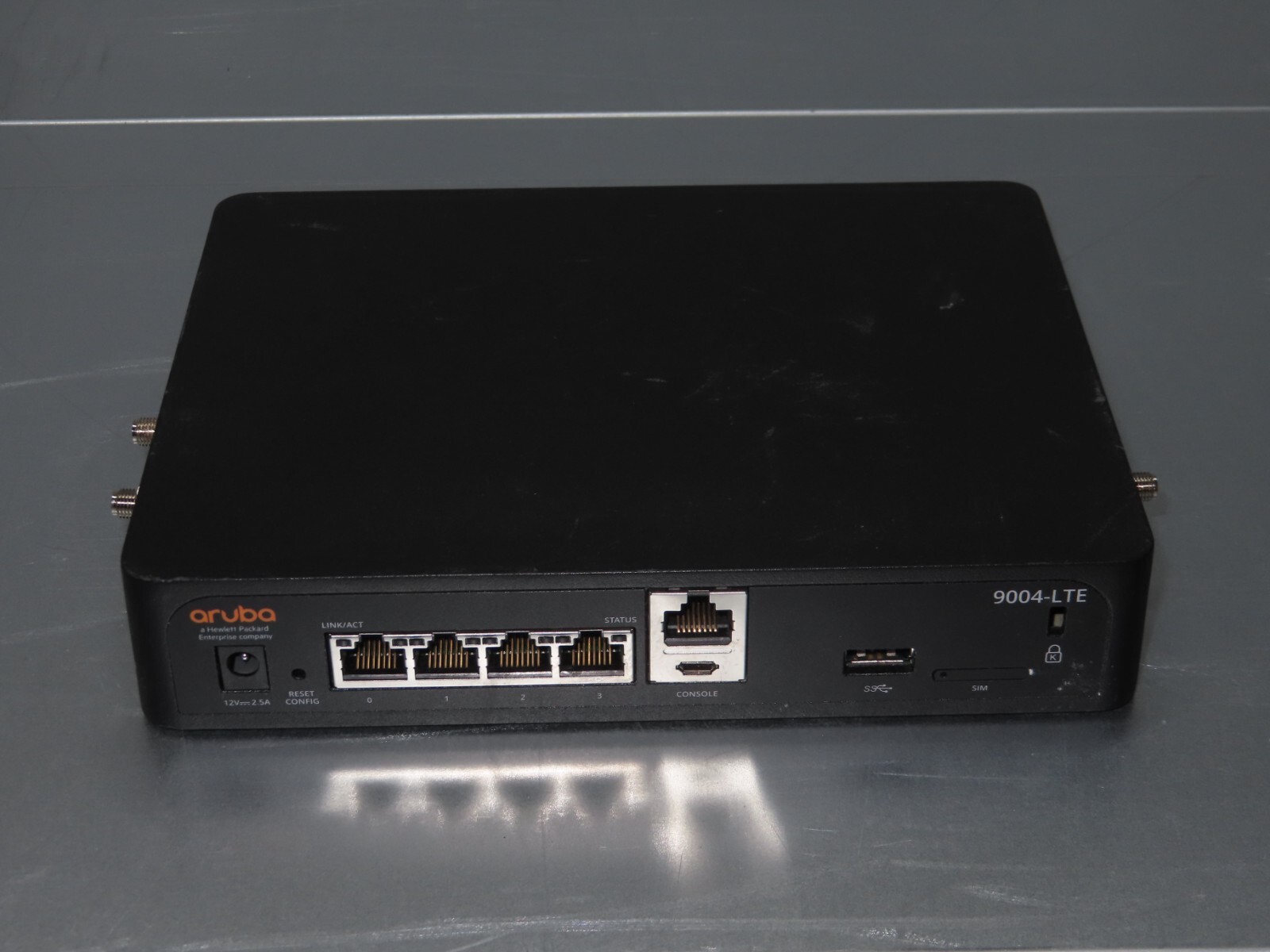 Aruba ARCN9004LTE Gateway LTE Cellular Router * no antenna - no power adapter *