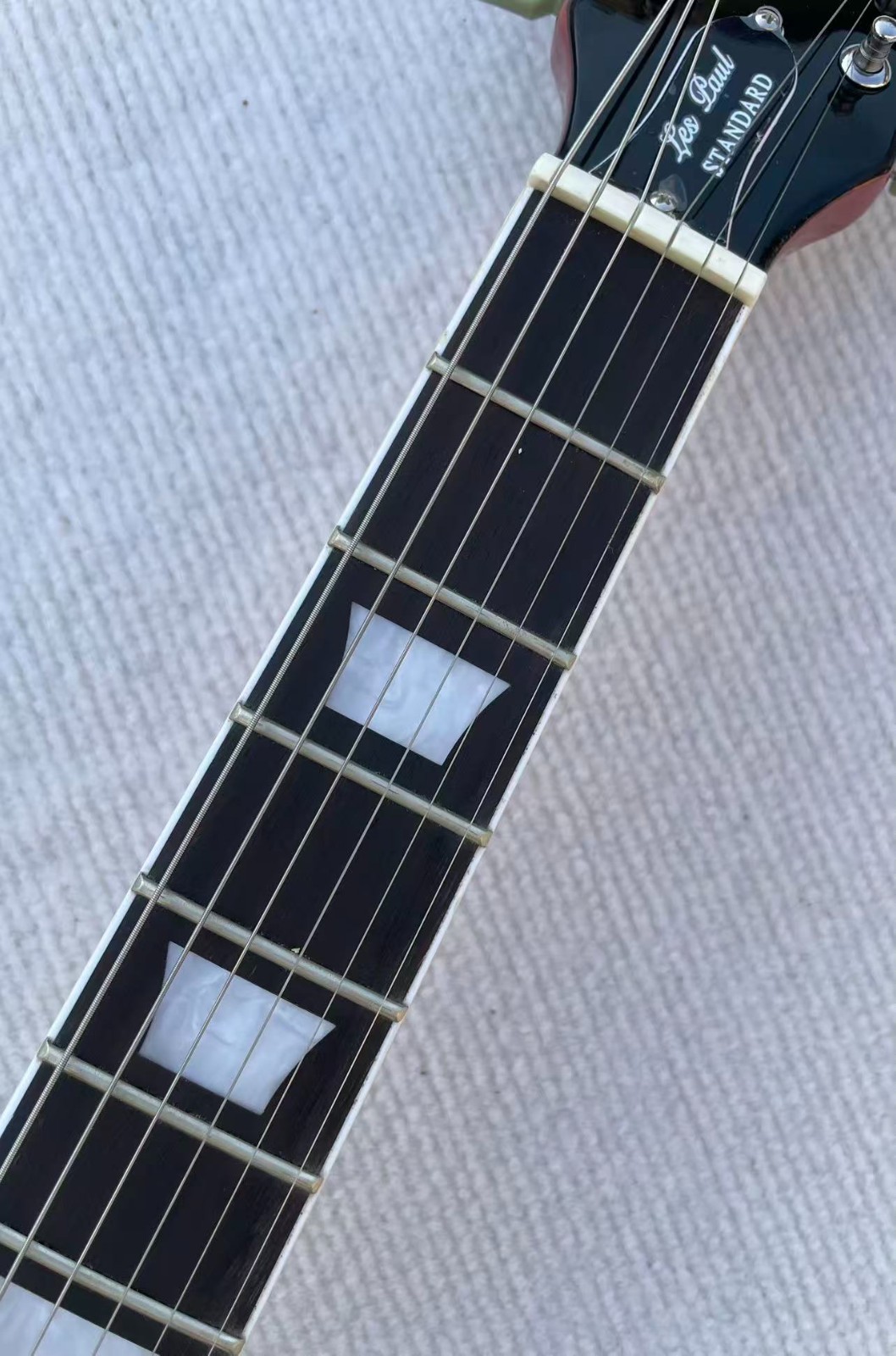 Electric Guitar Semi-Hollowbody Raised Flame Maple Back&Top Glossy Finished