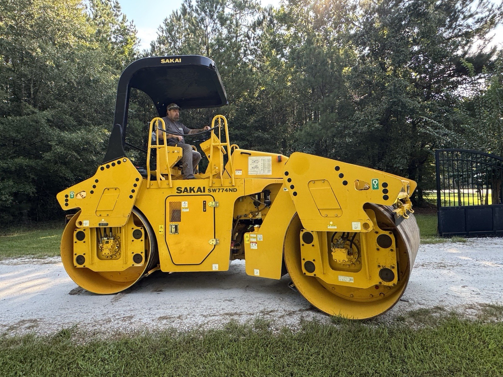 2022 Sakai SW774ND Double Drum Asphalt Roller