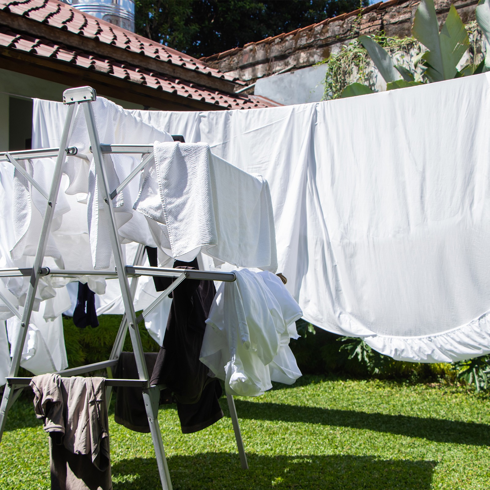 Portable Clothesline 32.8ft Nylon Windproof Non-Slip Washing Line Blue