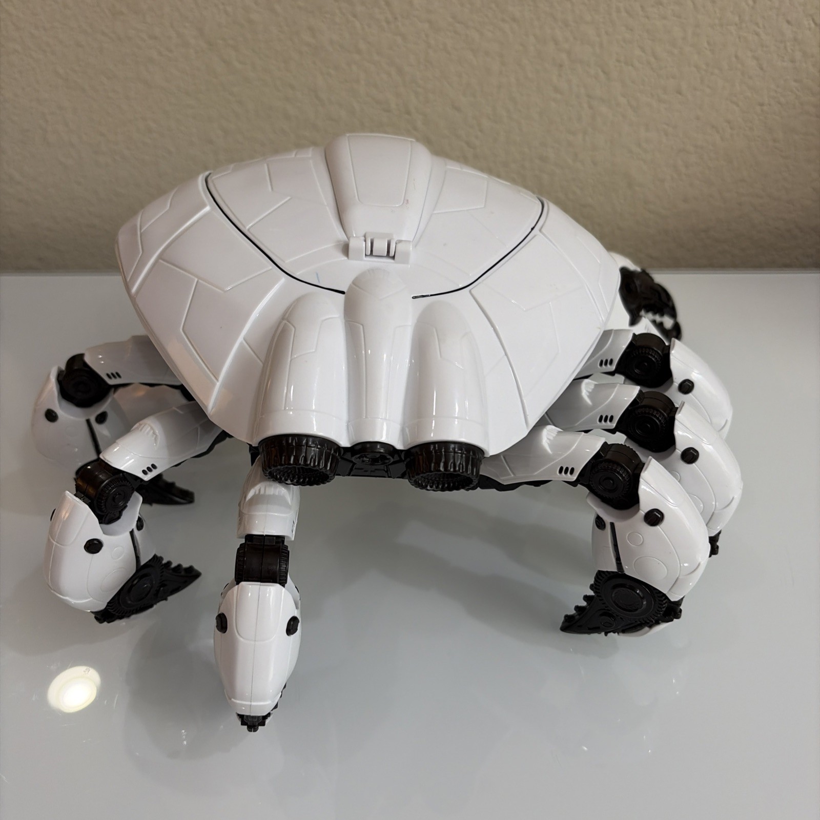 WowWee White and Black Robotic Spider Toy Robot Figure