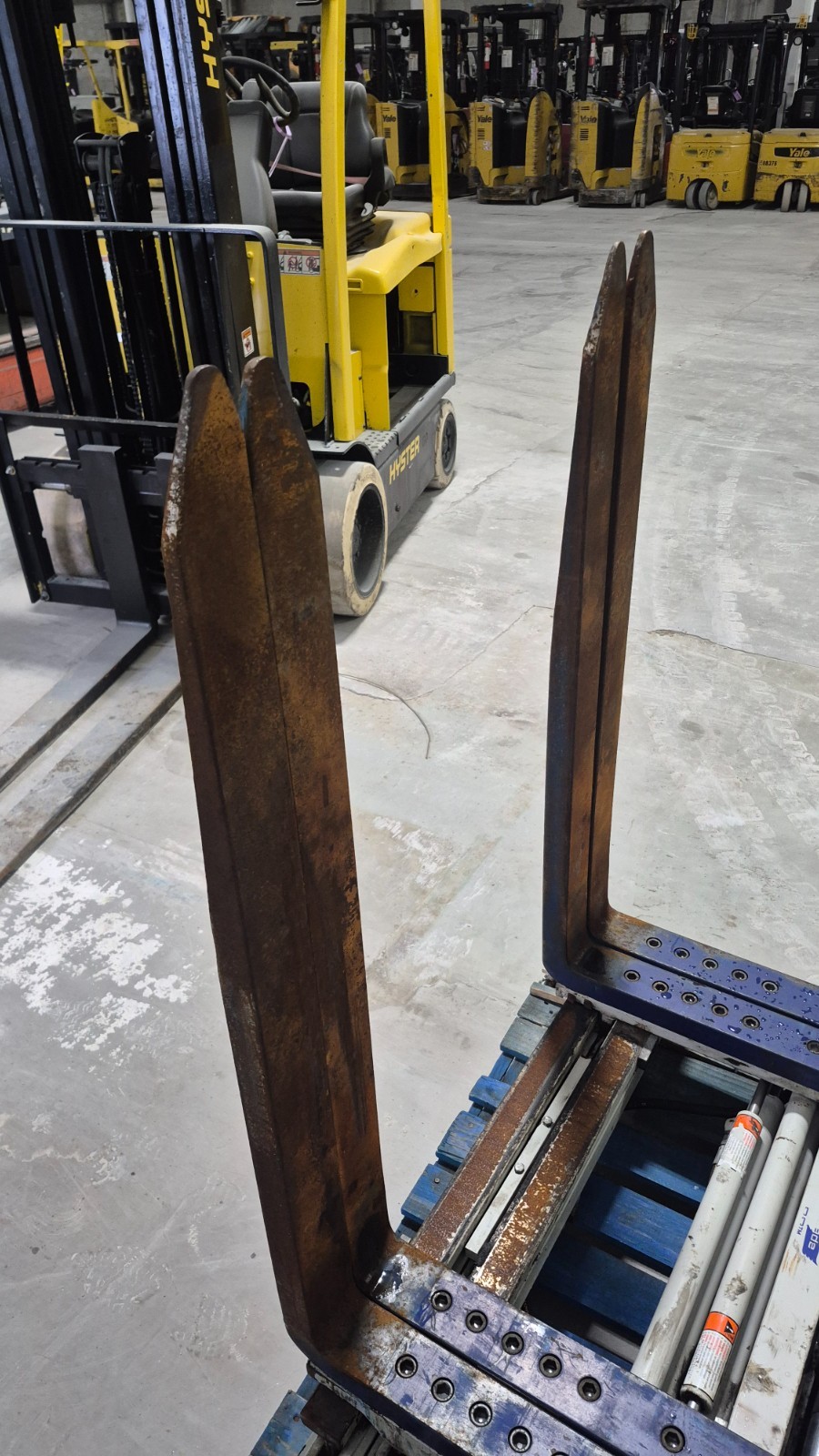 25G-FDS-591 Cascade Single–Double Pallet Handler Class 2 with 42 Inch Forks