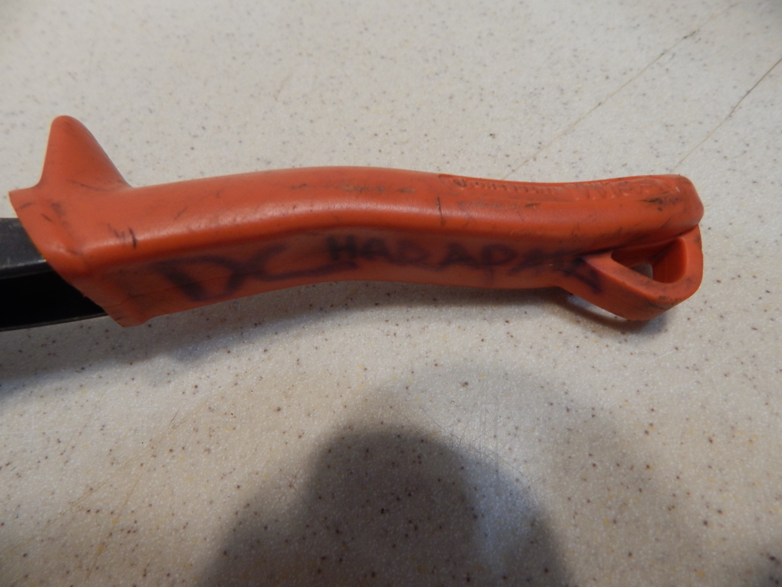 9 "CRESCENT WISS 3-1/4" HAND SEAMER 1-1/4" JAW WITH RED RUBBER GRIPS