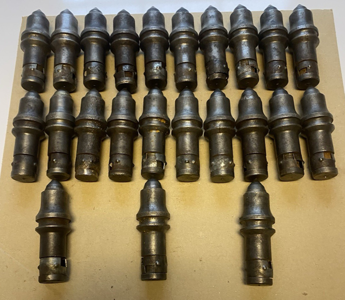 Kennamental C-23 carbide tipped auger bullet teeth, new