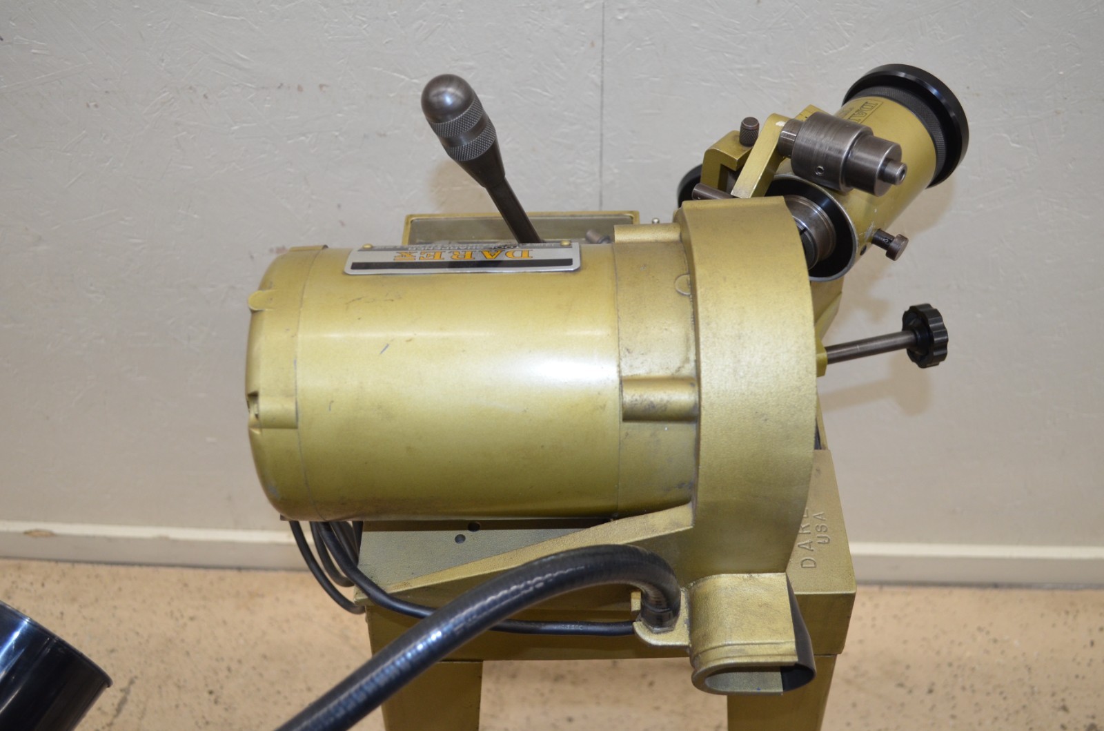 Darex Tool Sharpener # E85/90/TR w/ TR-70 w/Tap Work Holder, Collets, & Stand