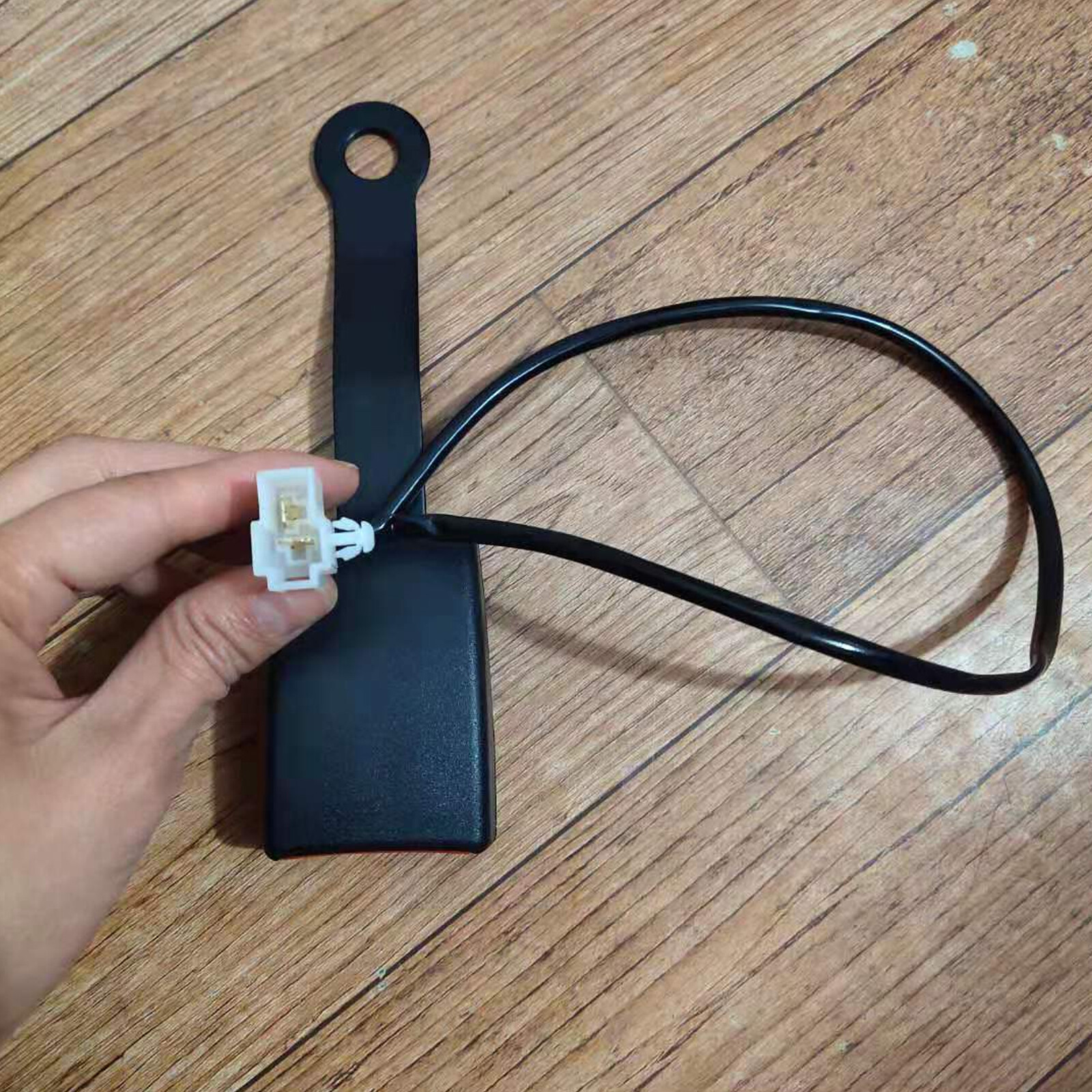 Front Driver Safety Seat belt Buckle Plug Connector Warning Cable Camlock Duty