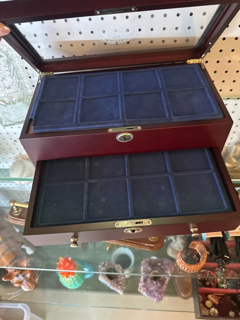 Danbury Mint Morgan Silver Dollar Collection Case