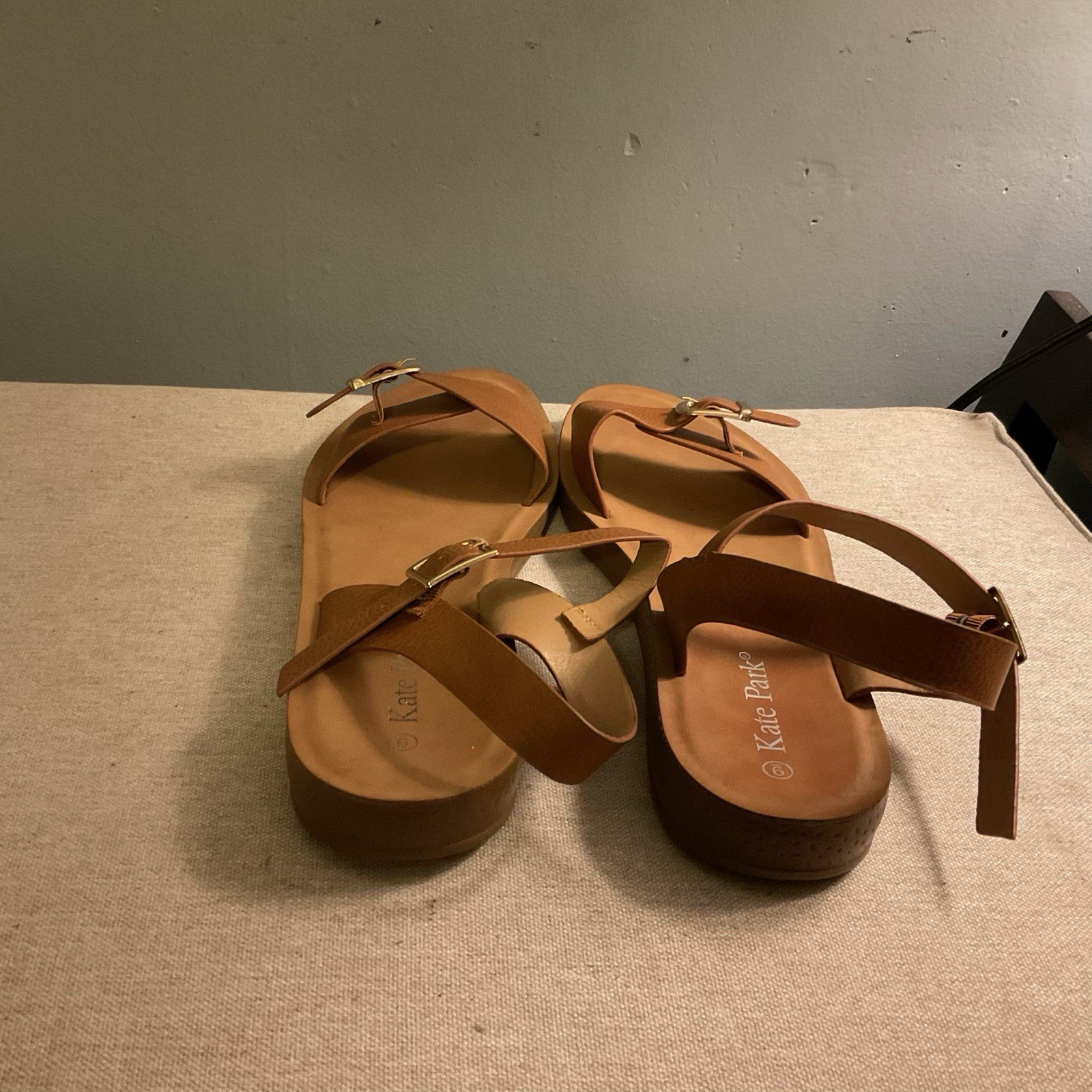 Kate Park Brown Strappy Flat Buckle Sandals Women’s Size 9 NWOB