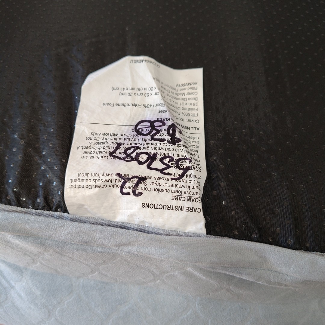 Serta Perfect Sleeper Orthopedic Medium Pet Bed Light Blue 28 x 21 x 8 Clean