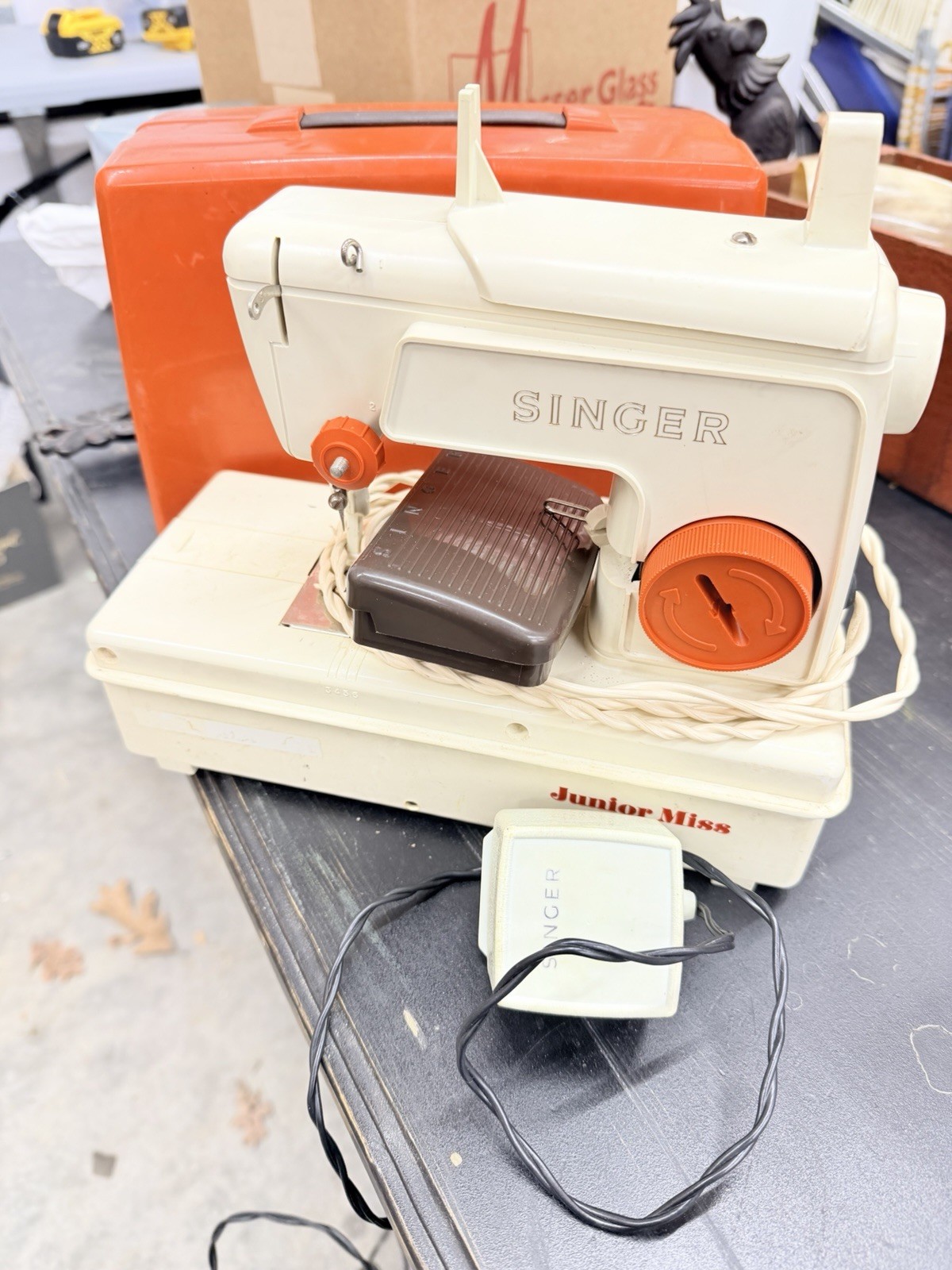 Vintage Singer Junior Miss Child’s Sewing Machine w/ Case & Foot Pedal