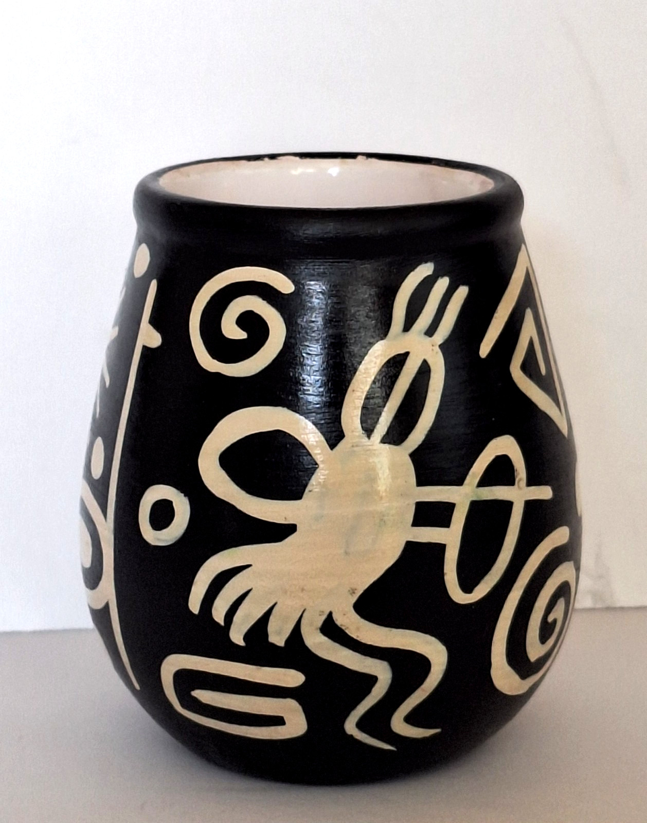 Vintage Peruvian Chulucanas Handmade Pottery Vase 3.5" T Black & White