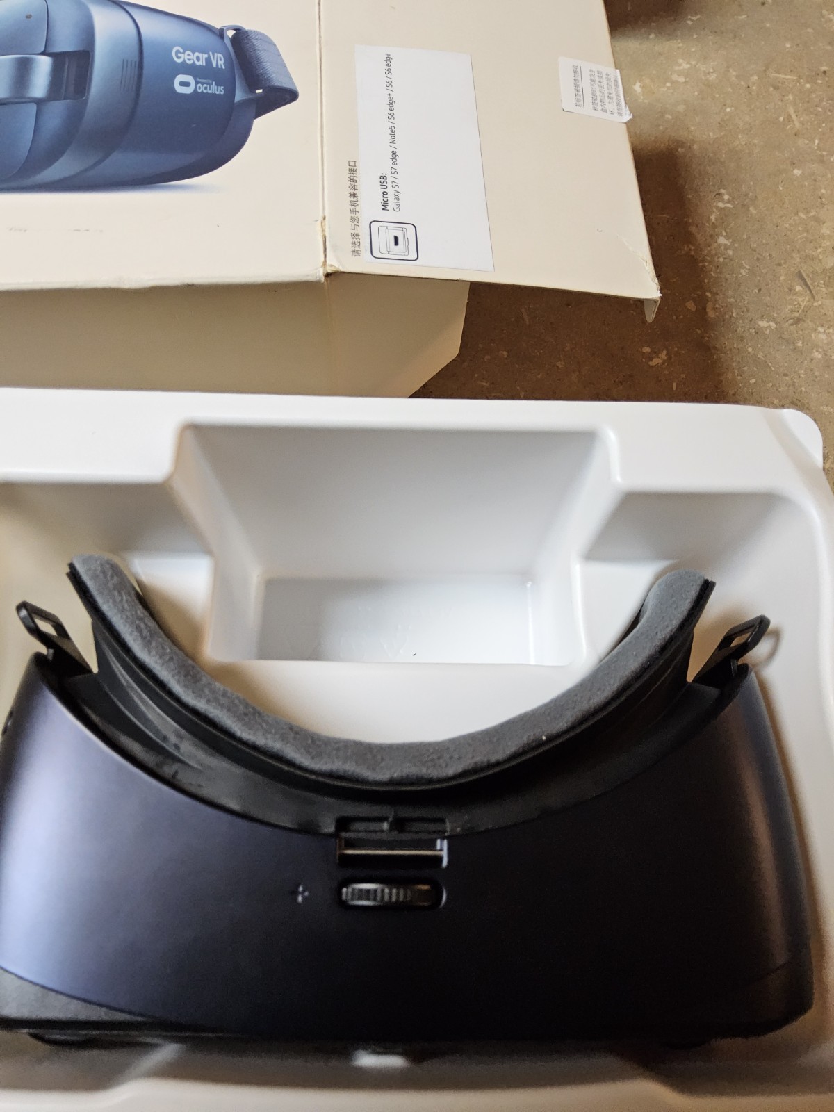 Samsung Gear VR Headset - Blue Black SM R323 - Galaxy S7/S7 Edge/ Note 5/ S6