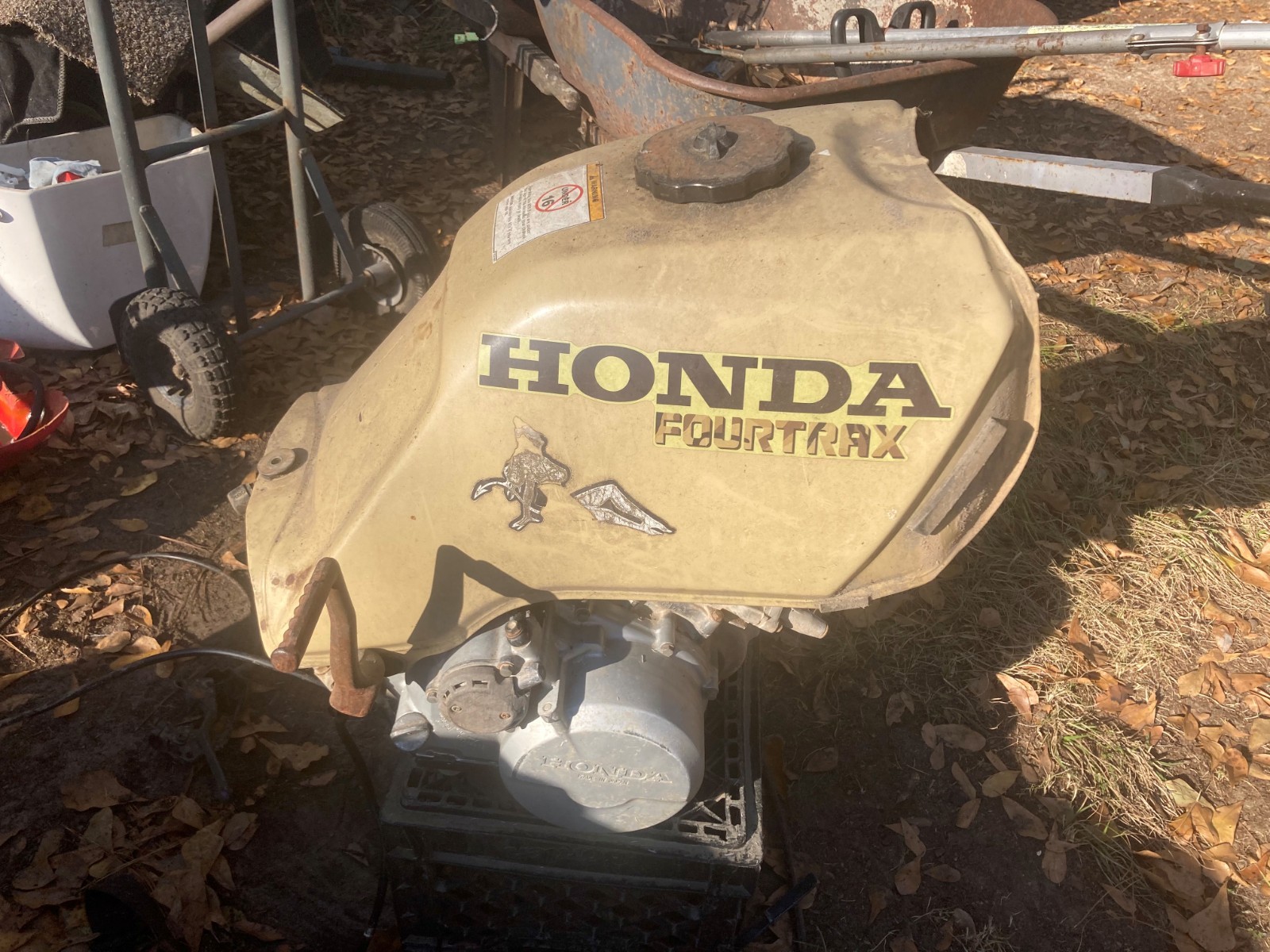 USED OEM 93-00 HONDA TRX300 TRX300FW 2x4 FOURTRAX YELLOW FUEL TANK with petcock