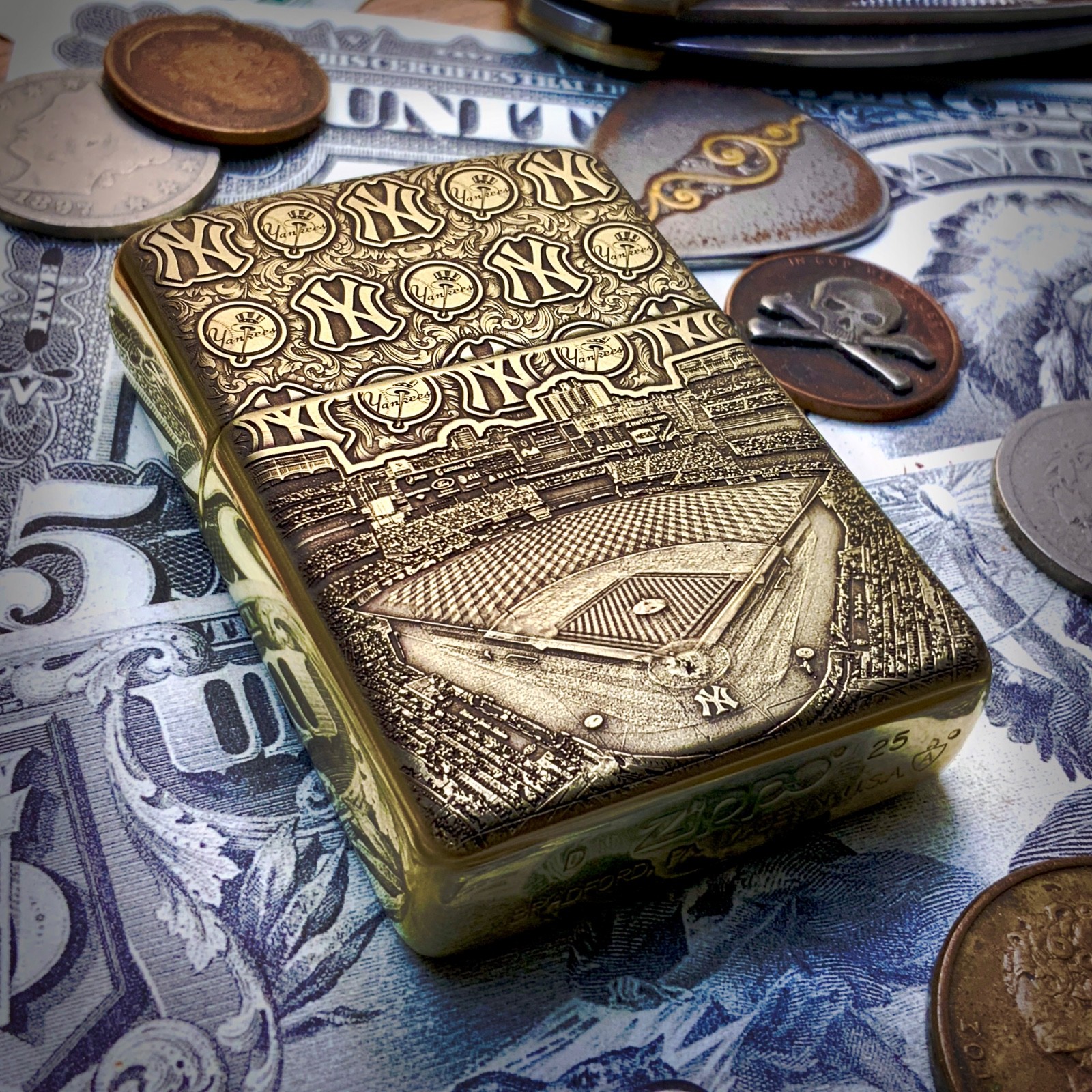 Zippo “New York Yankees” Baseball Themed Engraved Brass Armor Cigarette Lighter