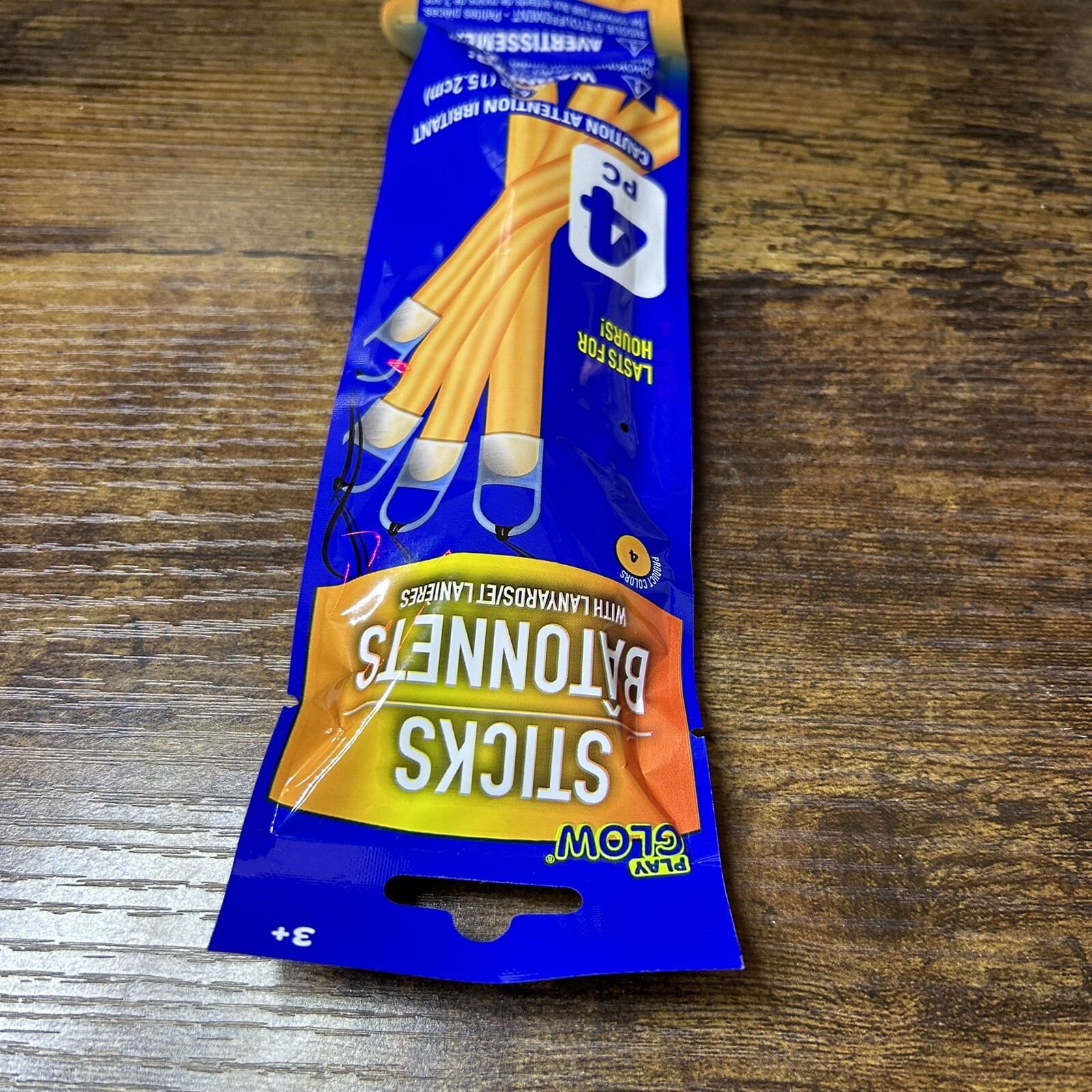 Play Glow Sticks Batonnets With Lanyards Orange 4 Pack 6 inches 4 Hours New