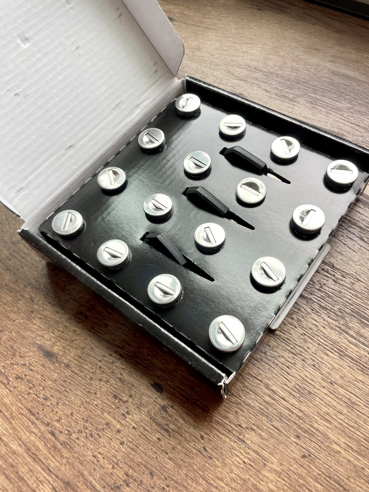 Thule One-Key System Lock Cylinders Set (Pack of 16) BRAND NEW + Free Shipping!