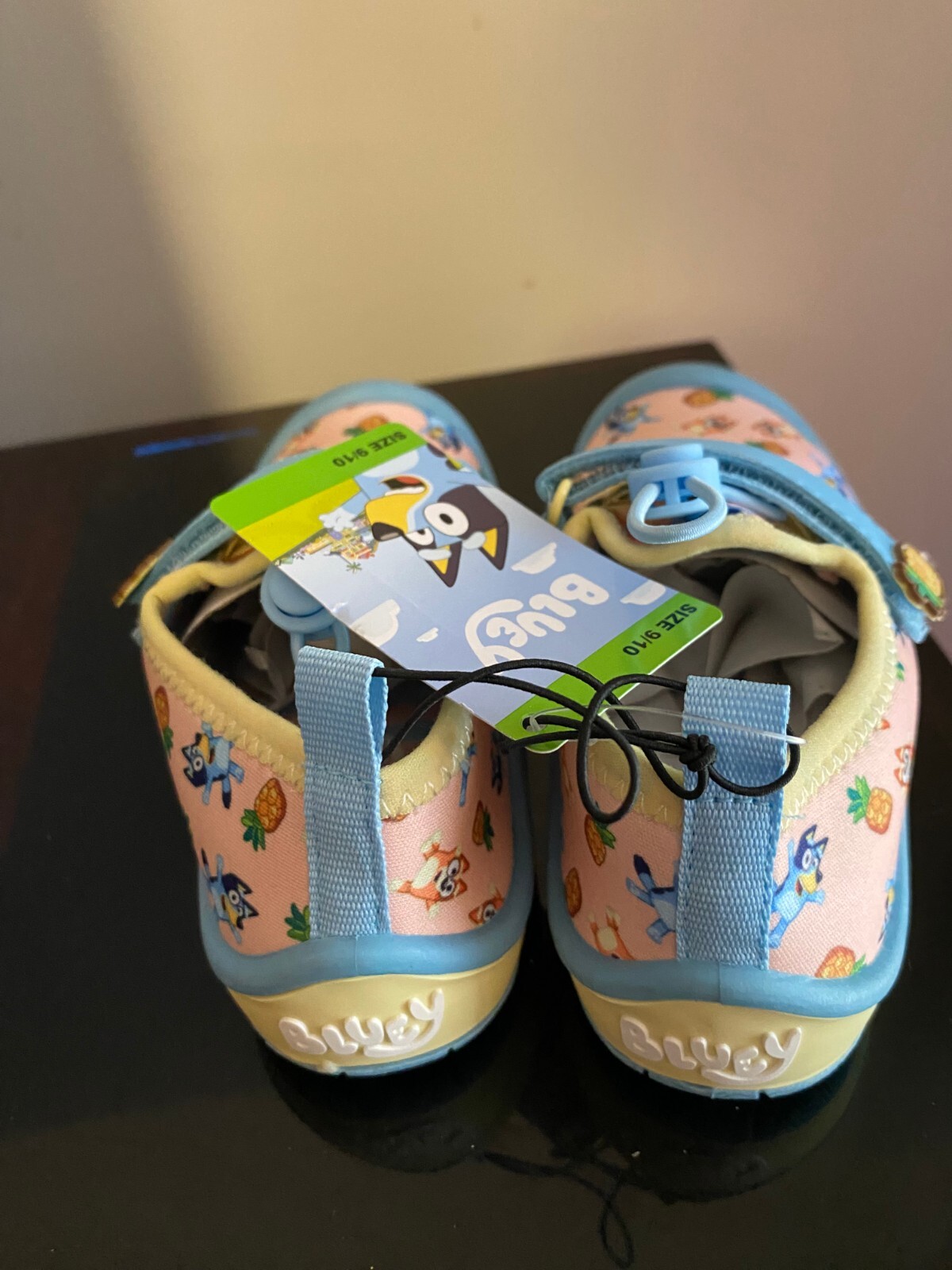 BRAND NEW TODDLER GIRLS SIZE 9/10 BLUEY WATER SHOES