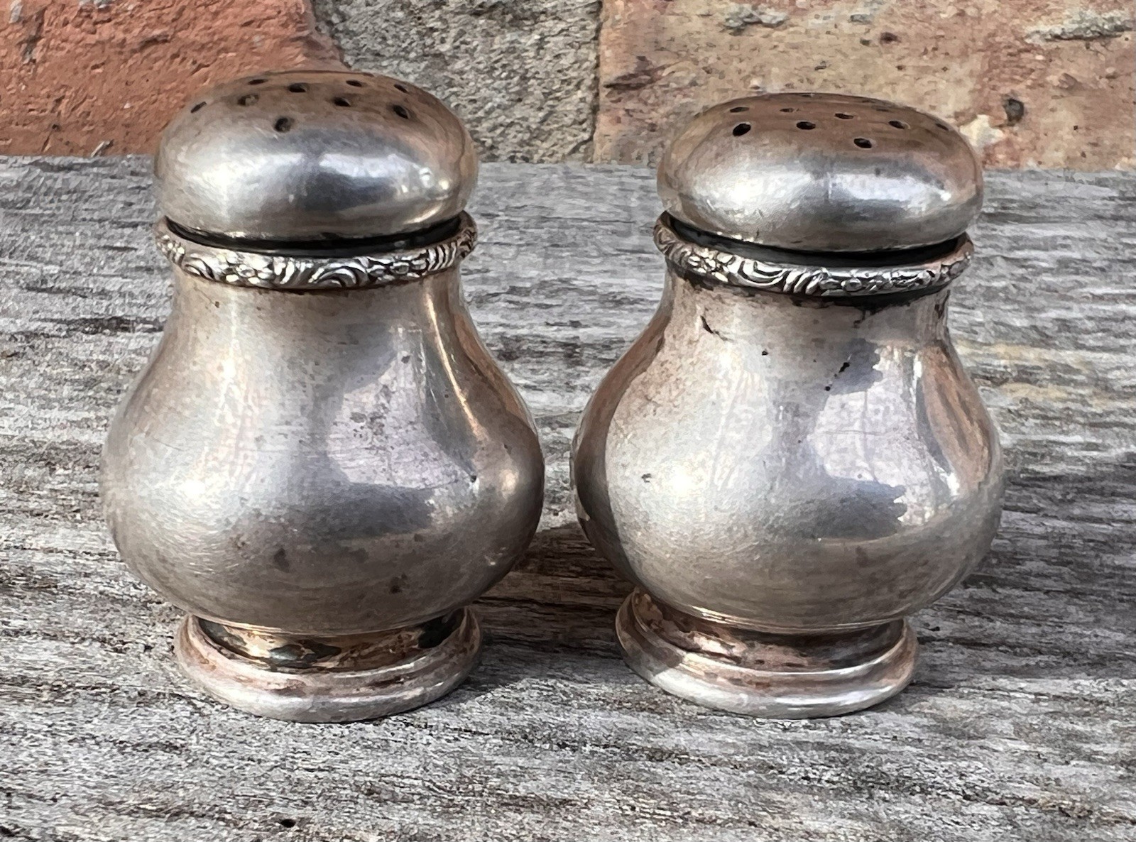 Vintage Lot of 2 Lunt Treasure 756 Sterling Silver Salt Pepper Shakers RLB 38.7G