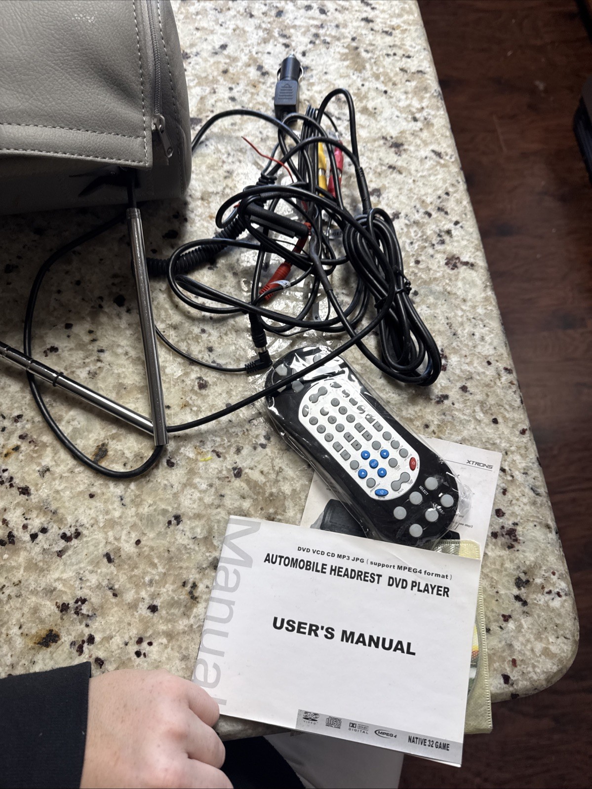 2 XTRON 7” Headrest HD TV Monitors With DVD Players USB/SD For UNIVERSAL Works