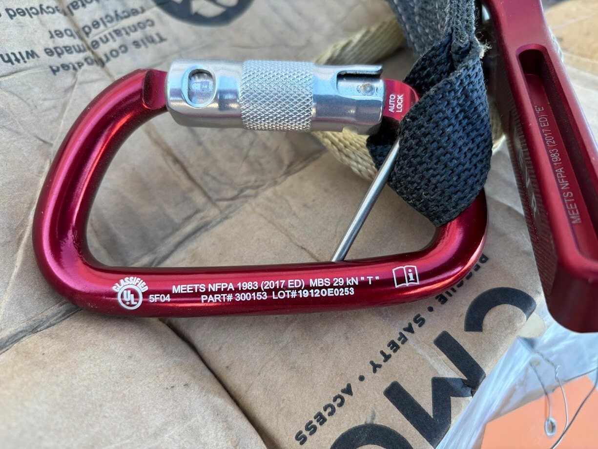 CMC Rescue Levr Fire Escape System w/hook, descender, carabiner, rope + bag NEW