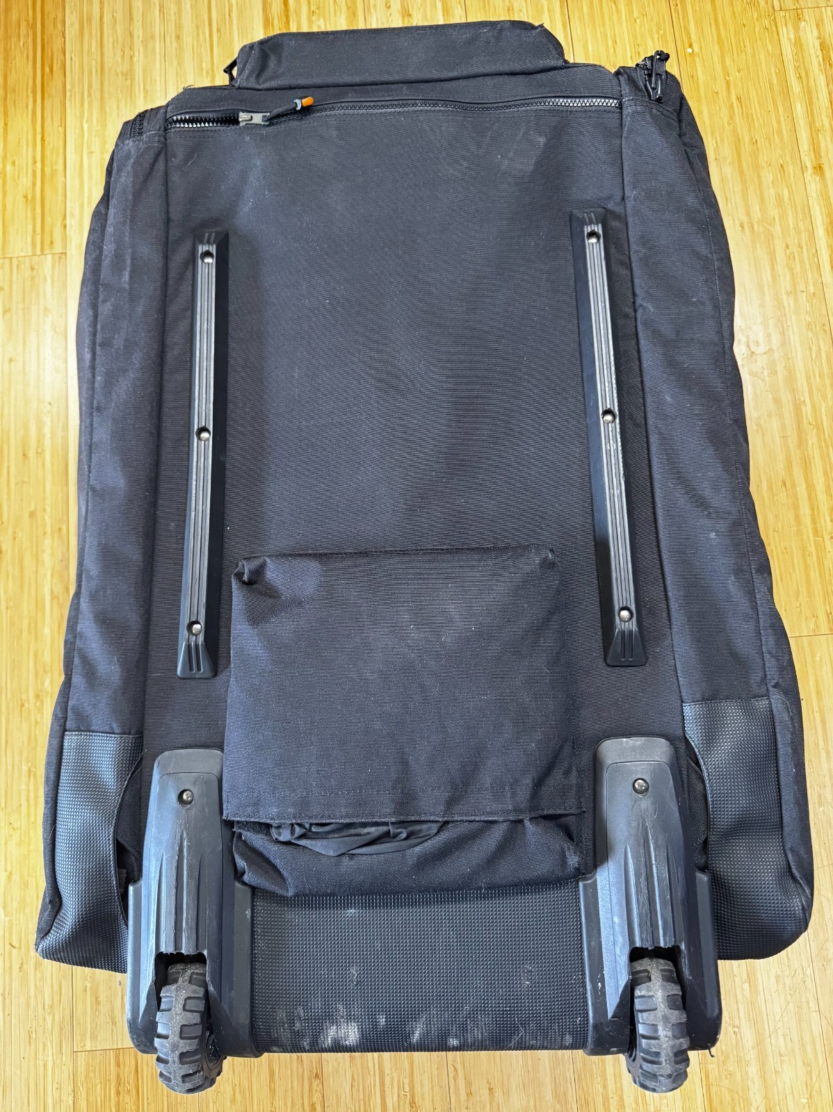 Akona Adventure Dive Roller Bag