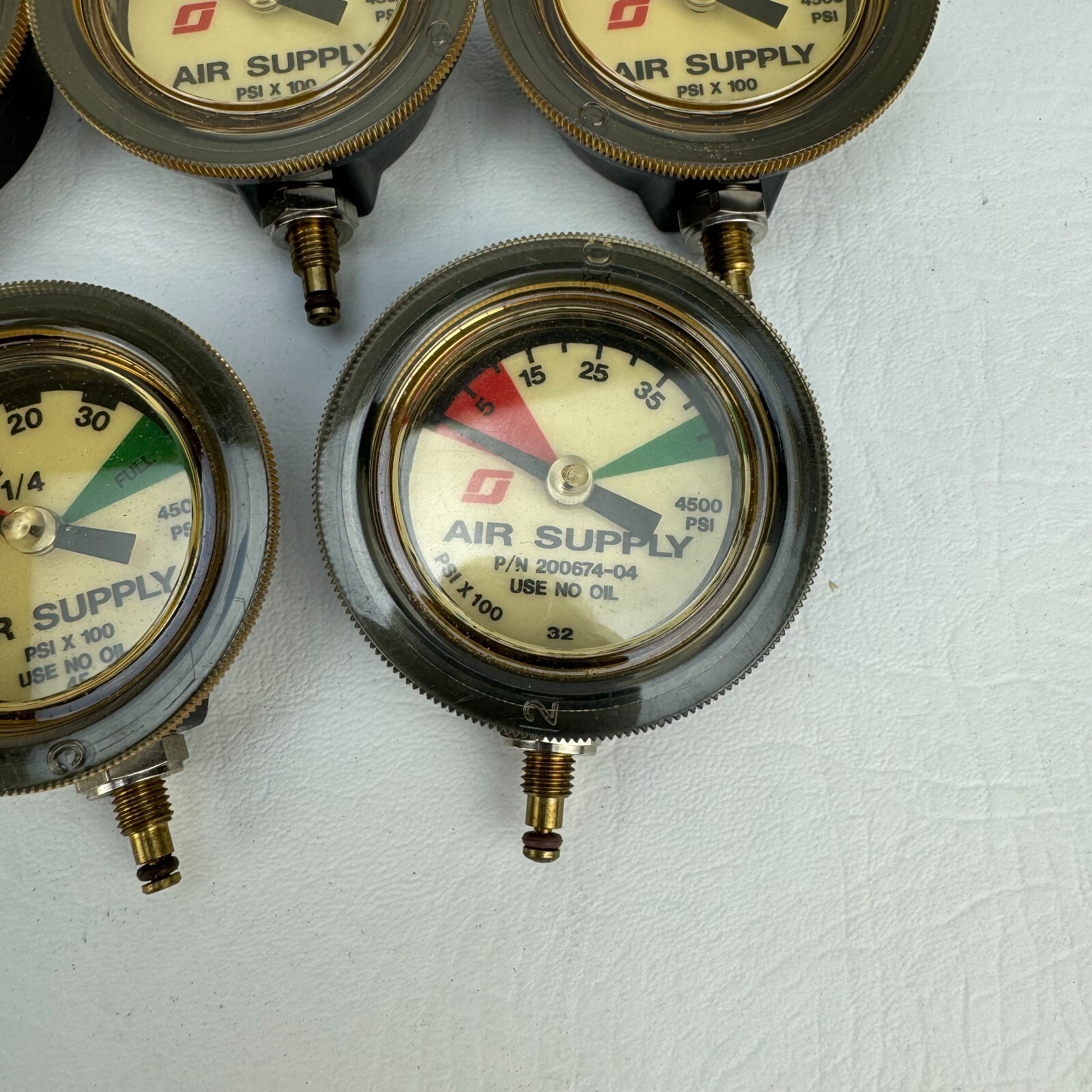 Lot of 5 Scott Air Supply PSI Pressure Gauges PSI x 100 Part # 200674-04