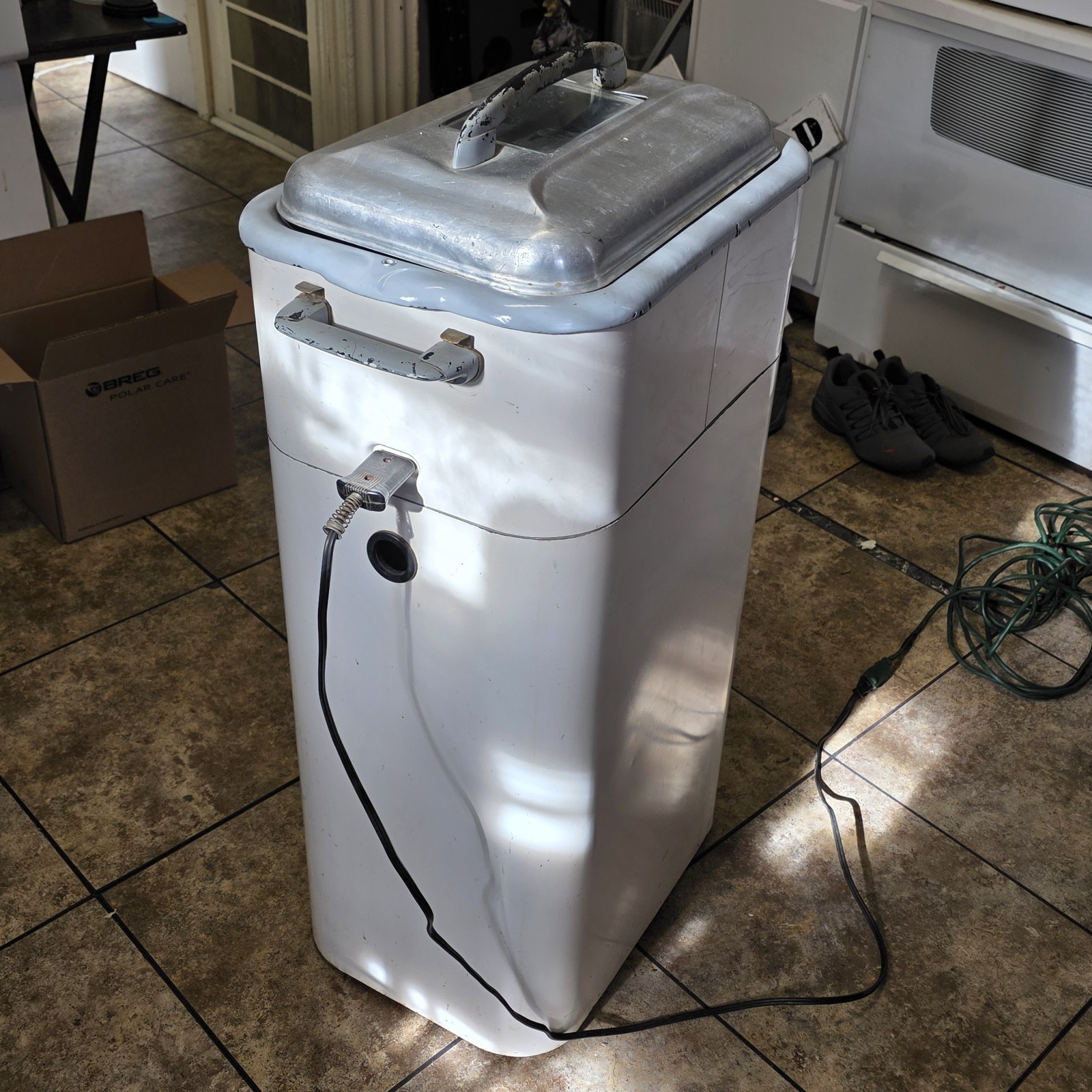 Vintage 1950s Westinghouse Electric Roaster Oven w/ Cabinet & Accessories