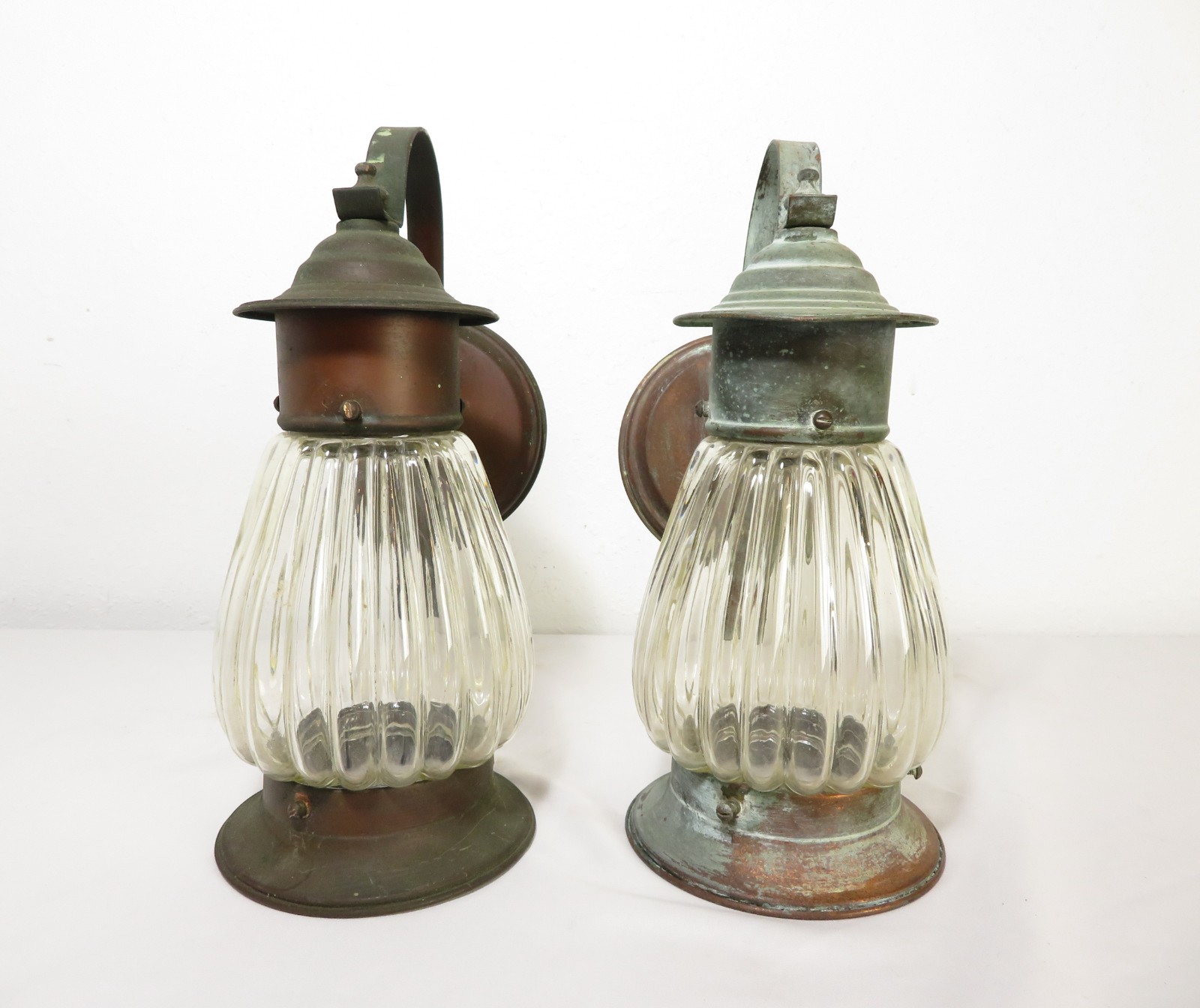 ANTIQUE Arts & Crafts COPPER TUDOR PORCH WALL SCONCE LAMP LIGHT PAIR Lantern