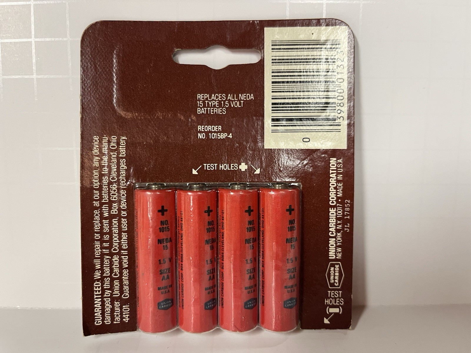 VINTAGE Sealed Package Eveready 9 Lives Cat #1015 AA Transistor Batteries