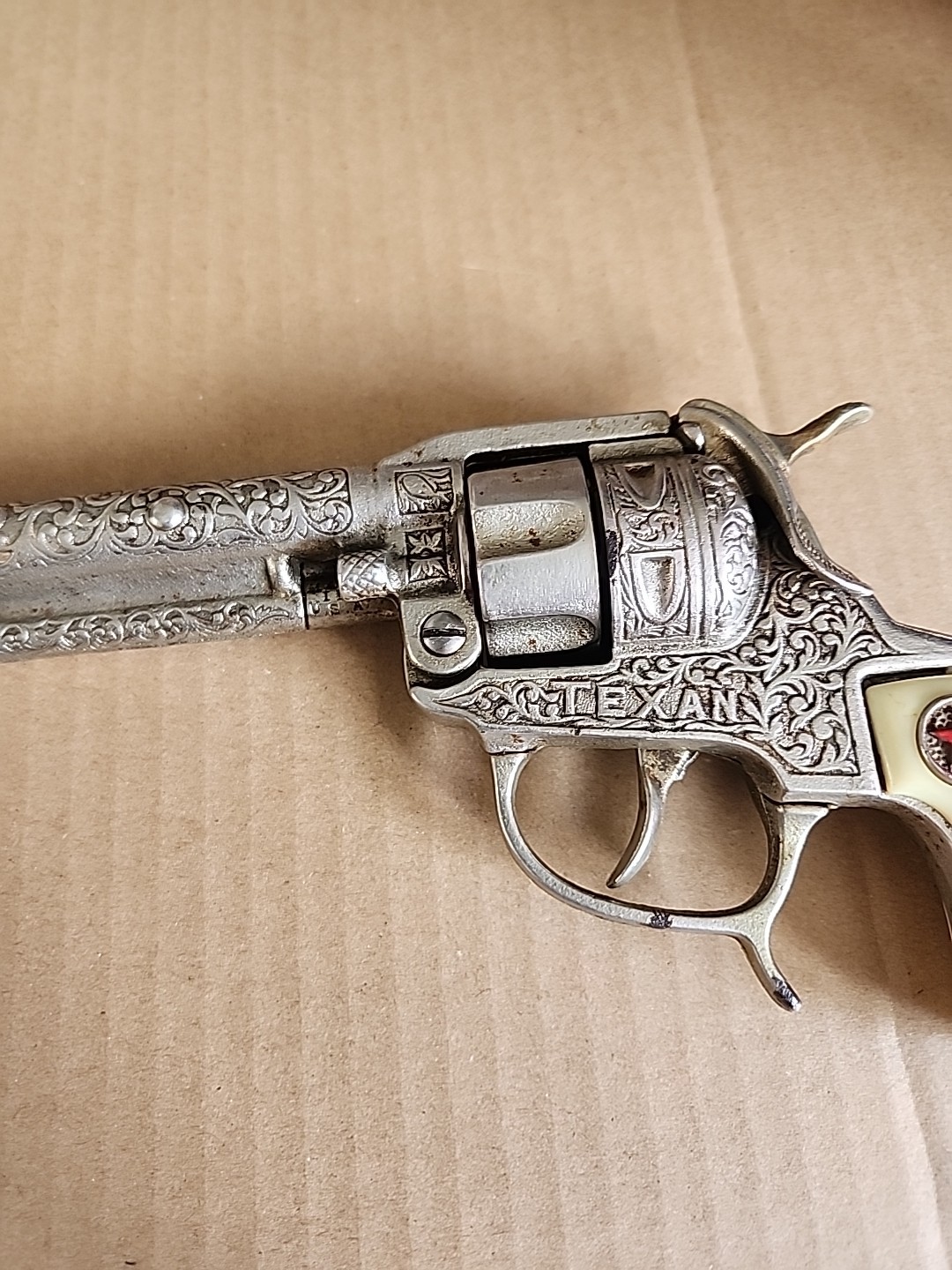 Vintage Hubley Texan 50 Shot Repeating Pistol Cap Replica TOY Gun Longhorn Grip