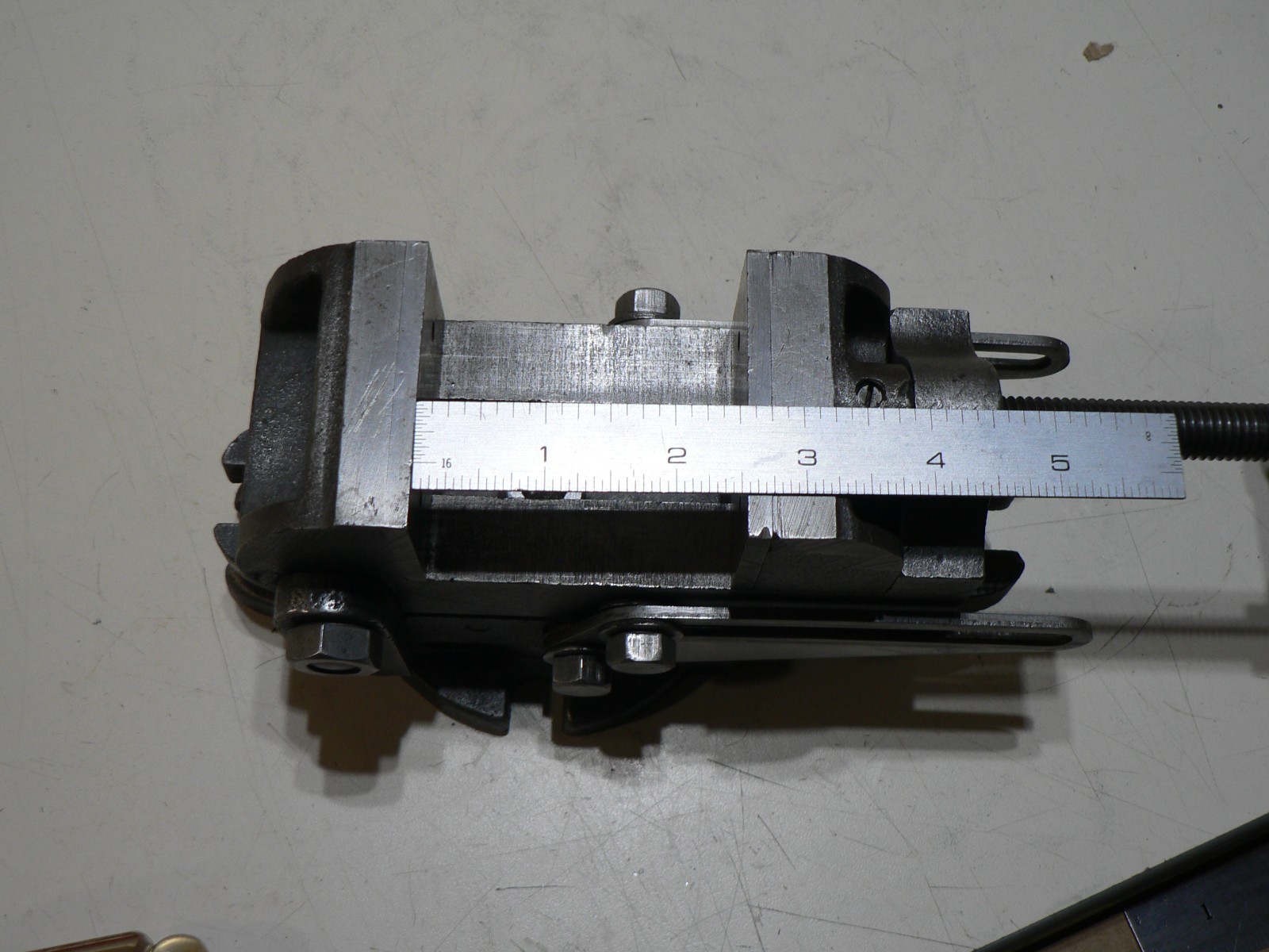 Palmgren No.000 Tilting Vise with Swivel Base 2-1/2" Jaws Opens 2-1/2"
