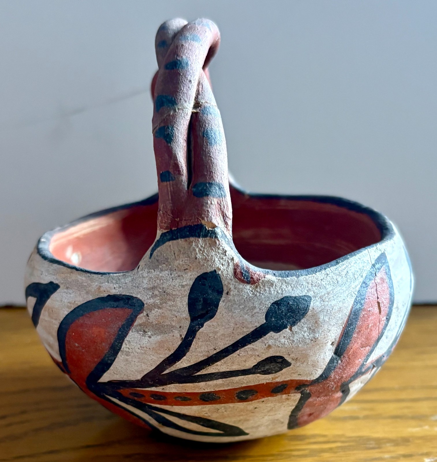 Antique Southwest NM ISLETA Pottery Bowl w/ Rope Twist Handle 4" x 4 1/4" AS-IS