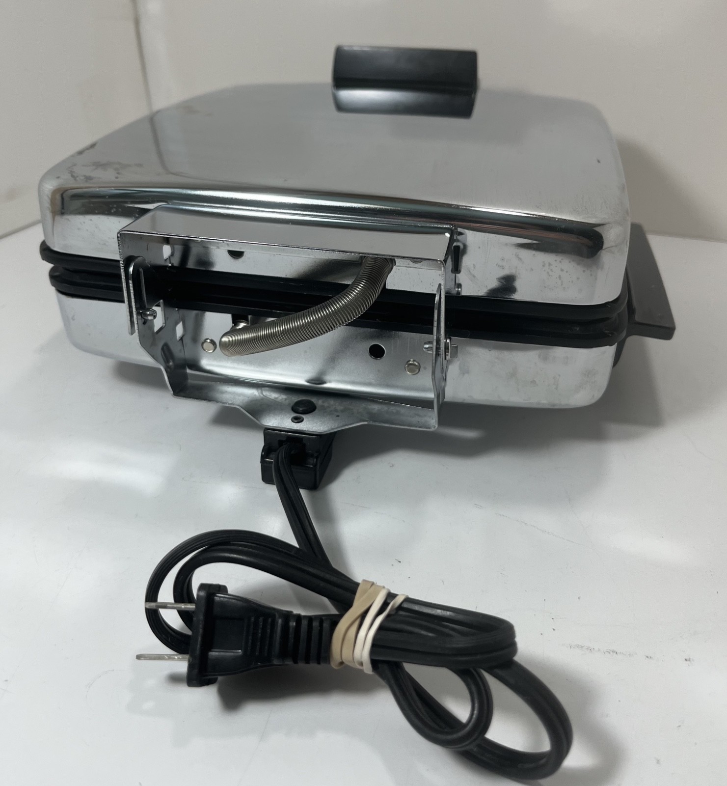 BLACK & DECKER Grill Waffle Baker Maker Iron G48TD Type 2 Chrome - TESTED 🧇