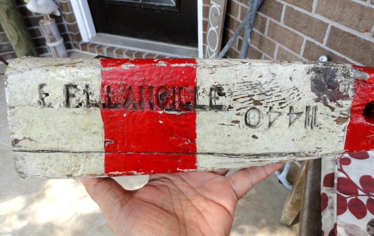 WEATHERED DISTRESSED WOOD Nautical Red & White Lobster Buoy E FL LANGILLE 11440